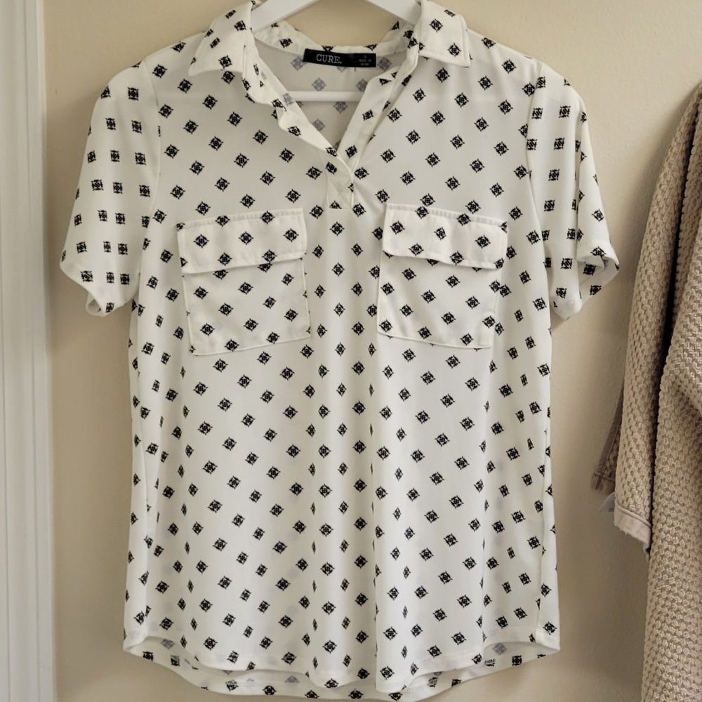 Geo White Black Blouse